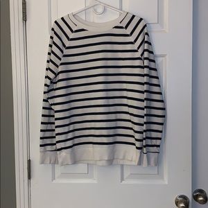 Women’s long sleeve/crew neck